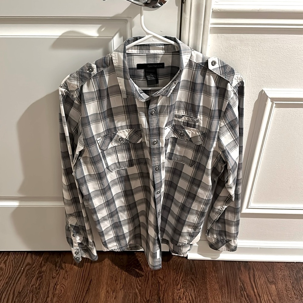 Men’s Calvin Klein Plaid Button Down Shirt Medium